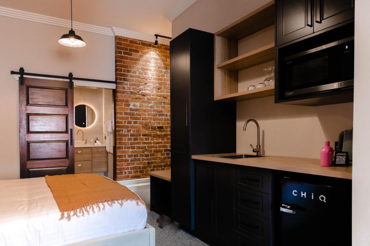 Oxford On Otho Hotel อินเวอเรล ภายนอก รูปภาพ
